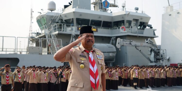 Kwarnas Gelar Upacara Tabur Bunga di Laut untuk Peringati Hari Pramuka ke-63 Tahun 2024