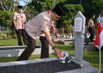 Menegok Kebelakang Menyongsong Masa Depan, Kwarnas Gelar Ziarah di TMP Kalibata